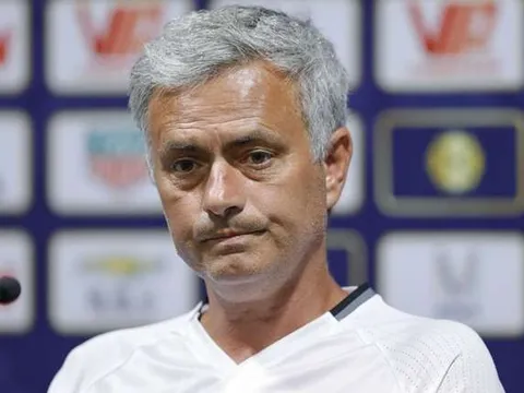 M.U thảm bại, Mourinho nói không công bằng
