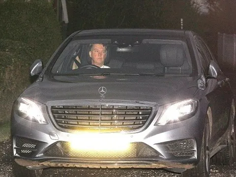Lạ thay: Ibrahimovic dùng xe cũ của Van Gaal