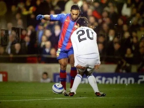 Xem lại Ronaldinho làm khổ Real Madrid năm 2007