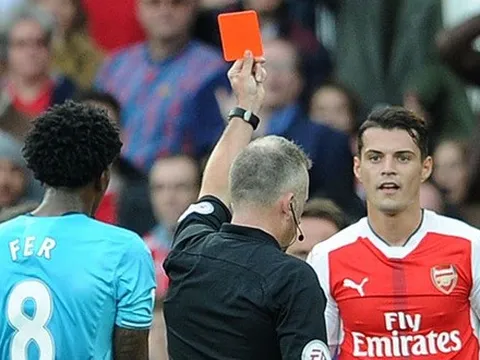 Xhaka vẫn chưa hiểu bóng đá Anh