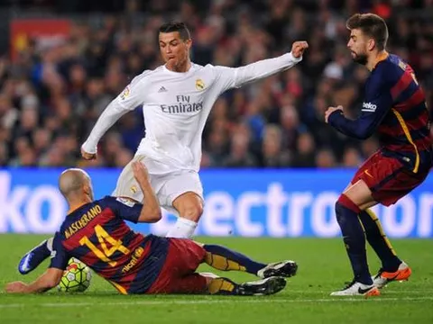 "C.Ronaldo có thể gia nhập Barcelona"