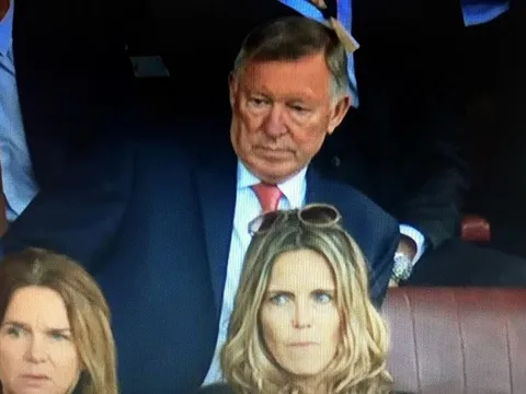 Sir Alex 'cạn lời' khi M.U của Mourinho lép vế ở derby