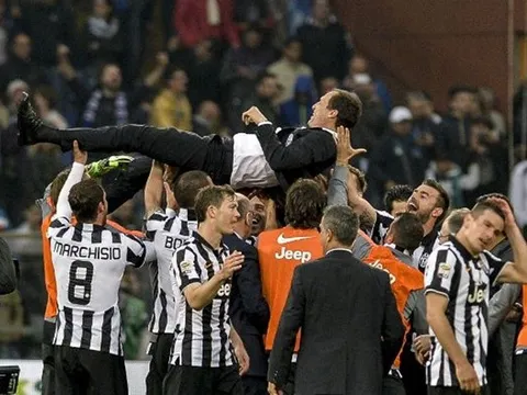 2 đội hình cực khủng, trao luôn và ngay Scudetto cho Juventus