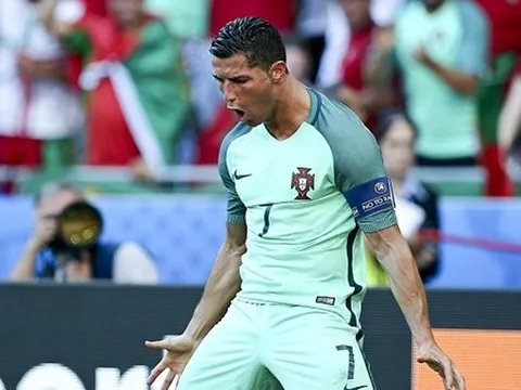 Ronaldo lập kỷ lục ghi bàn 'vô tiền khoáng hậu' ở EURO