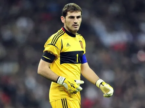 Nghỉ thôi, Iker Casillas!