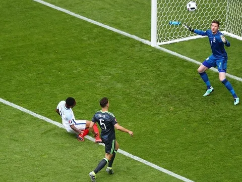 Dư âm Anh 2-1 Wales: Niềm tin mù quáng vào Raheem Sterling