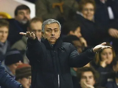 HLV Mourinho 'lo sốt vó' ngày trở lại Chelsea