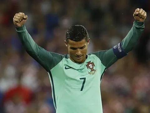 Tuyển Bồ Đào Nha tìm cách "cởi trói" cho Cristiano Ronaldo