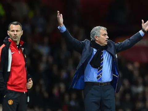 “Chỉ có Sir Alex mới khuyên được Giggs ở lại”
