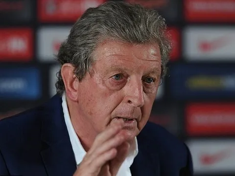 Hodgson nghi ngờ Rooney và đồng đội "làm phản"