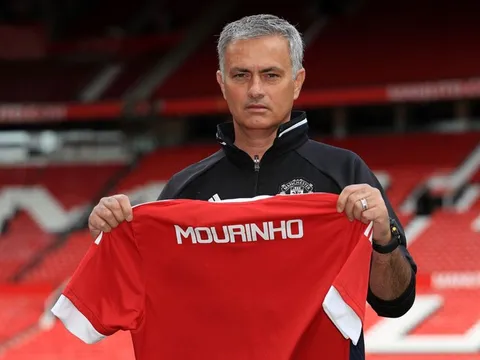 Với Jose Mourinho, chuyển nhượng ở MU không còn chỉ là tin đồn