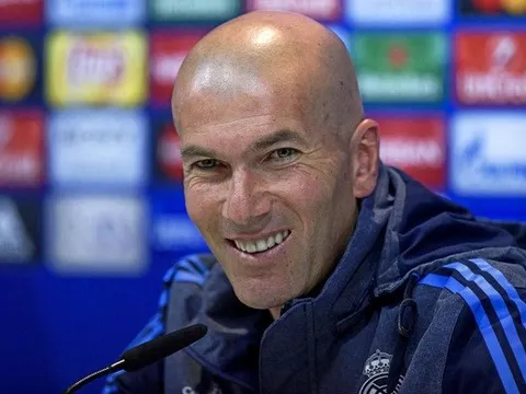 Zidane khó chịu ra mặt với lời nhận xét của Tổng thống Pháp