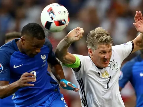 Đức thua 1 giải, Schweinsteiger mất cả tương lai