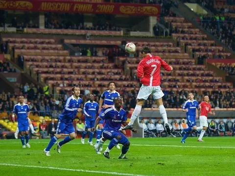 6 cú đánh đầu đáng nhớ nhất sự nghiệp Ronaldo
