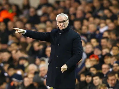 Premier League khởi tranh: Leicester City bị 'đánh hội đồng'