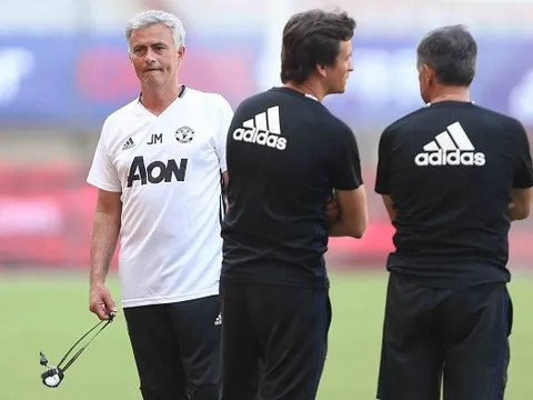 Thành Manchester trả giá đắt tại Trung Quốc