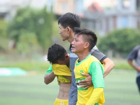 Bóng đá Hà Nội và Đà Nẵng bị tố gian lận tuổi