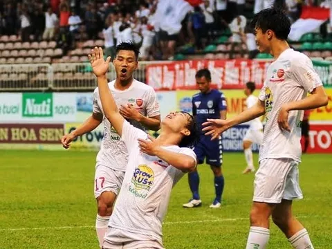 Minh Vương lập hat-trick giúp HAGL đánh bại Bình Dương