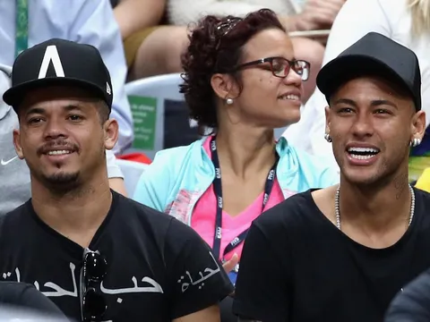 Neymar phải nộp tiền phạt trốn thuế
