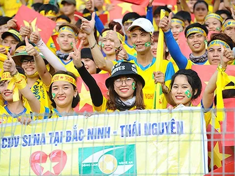 Fan nữ SLNA "đại náo" Hàng Đẫy