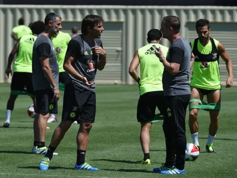 Chelsea và sự thành bại ở “đôi cánh”