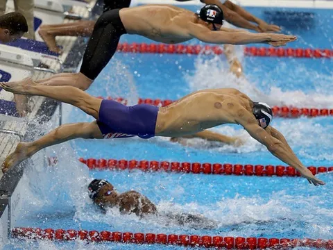 Khi VĐV kéo nhau đi giác hơi tại Olympic
