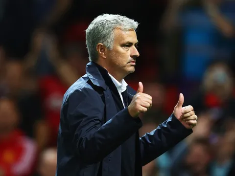 Mourinho 'hút máu' nhân tài của Wenger
