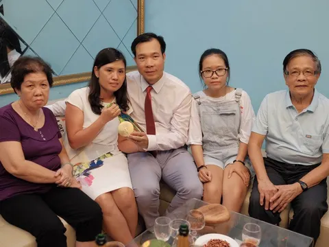 Hoàng Xuân Vinh chưa thể mời vợ ăn sáng, cafe