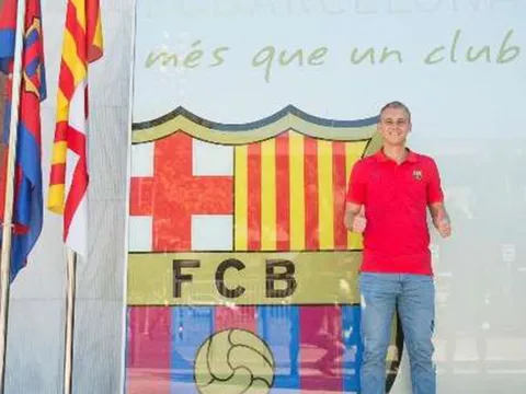 Barca chính thức đón tân binh từ Ajax