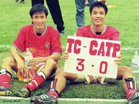 Thăng trầm lương V-League: Đá bóng, lãnh lương công an, quân đội