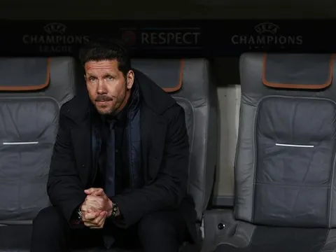Simeone bị mất trộm khi đang ăn