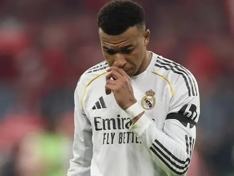 CĐV Real Madrid đòi đuổi Mbappe