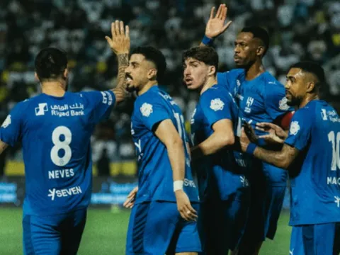 Thắng ngược Al Khaleej, Al Hilal phả hơi nóng vào Al Nassr
