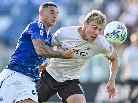 Tin đồn chuyển nhượng sáng 6/5: Napoli mua đứt Hojlund; Chelsea cân nhắc bổ nhiệm Xavi