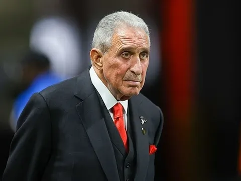 Tỷ phú Mỹ cam kết không tăng giá dịch vụ World Cup