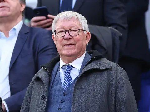 Owen sốc khi Sir Alex nhập viện sau cuộc gọi 40 phút