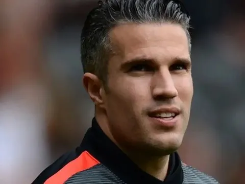 Bị Liverpool nhắm trợ lý số 1, Van Persie lên tiếng
