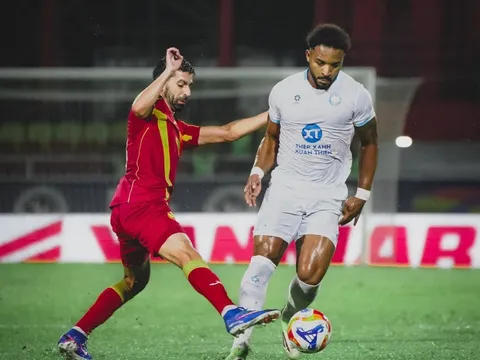Hàng thủ mắc sai lầm, Nam Định gục ngã trước Selangor
