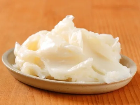 Mỡ lợn – bí quyết dưỡng da cổ điển đang được “đào lại” nhờ khả năng cấp ẩm và phục hồi