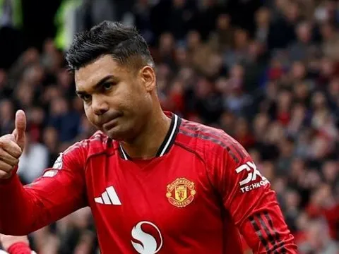 Casemiro đáp trả Carragher sau khi bị nghi ngờ đẳng cấp