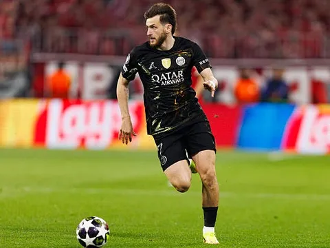 Arsenal lấy gì chặn Kvaratskhelia?