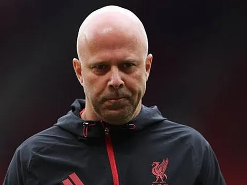 Liverpool quyết định tương lai của Arne Slot