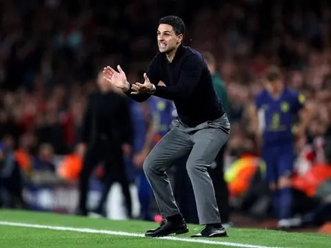 Arsenal treo thưởng lớn cho mùa giải lịch sử