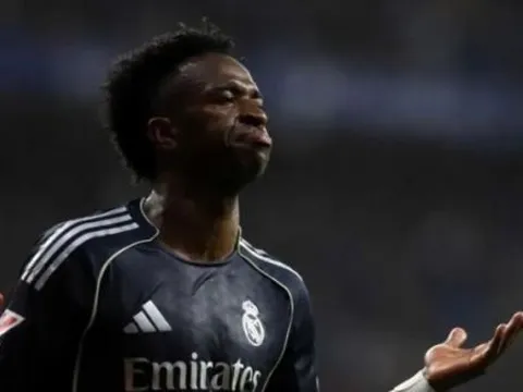 Tin đồn chuyển nhượng sáng 8/5: Man City theo đuổi Vinicius; Bayern đàm phán mua Gordon