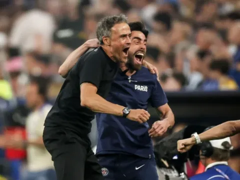 Beckham kể chuyện Enrique ngủ ở sân tập giúp PSG vào chung kết C1