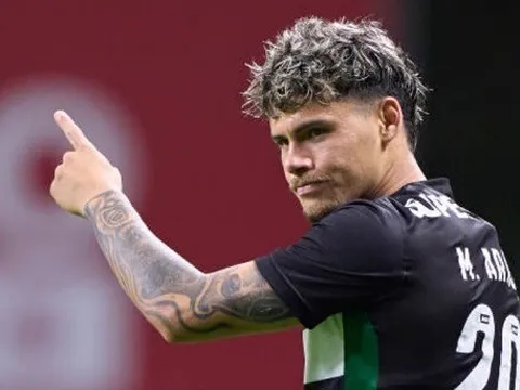 Chelsea cạnh tranh Man Utd vụ Maxi Araujo