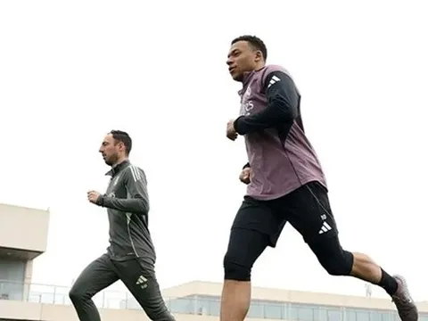Mbappe tập cùng Real Madrid trước El Clasico