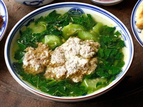 Mùa hè ra chợ gặp 4 loại rau này nên mua ngay: Vừa rẻ, vừa giàu dinh dưỡng, giúp giải nhiệt
