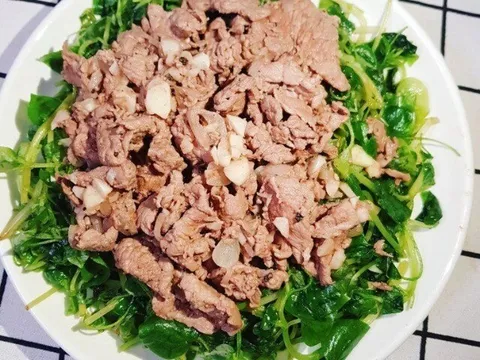 Loại lá mọc dại trong vườn nhà, hỗ trợ hệ miễn dịch lại tốt cho da, làm gỏi hay xào đều ngon bất chấp