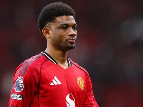 HLV Sunderland công khai mời gọi Amad Diallo